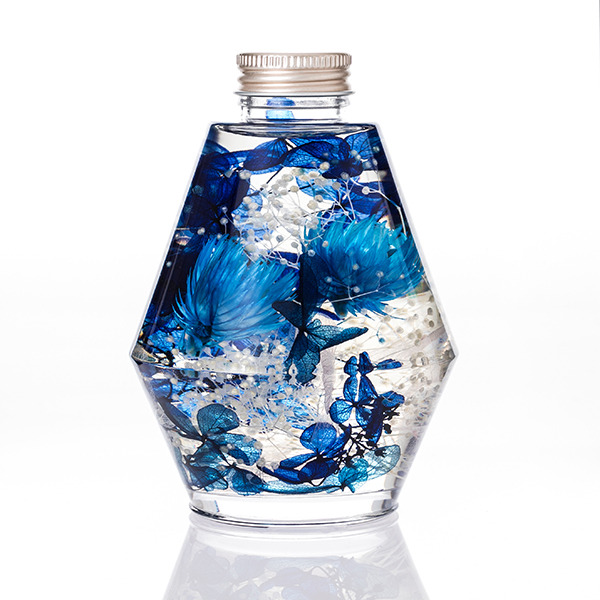 『名探偵コナン』コラボレーションハーバリウム「江戸川コナンモデル」6,800円(税別)（C）青山剛昌／小学館・読売テレビ・TMS 1996