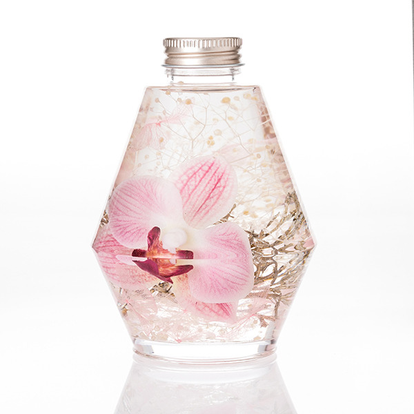 『名探偵コナン』コラボレーションハーバリウム「毛利蘭モデル」6,800円(税別)（C）青山剛昌／小学館・読売テレビ・TMS 1996