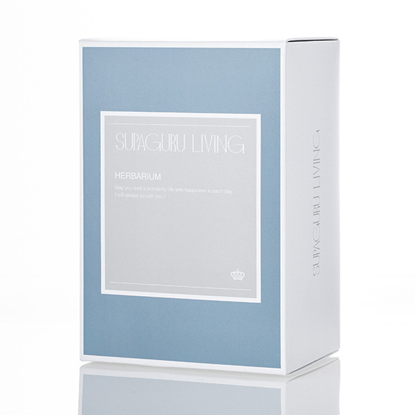 『名探偵コナン』コラボレーションハーバリウム　6,800円(税別)（C）青山剛昌／小学館・読売テレビ・TMS 1996