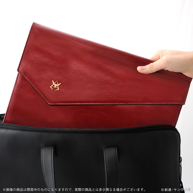 「機動戦士ガンダム シャア専用本革製ドキュメントケース」22,000円（税込）（送料・手数料別途）（C）創通・サンライズ