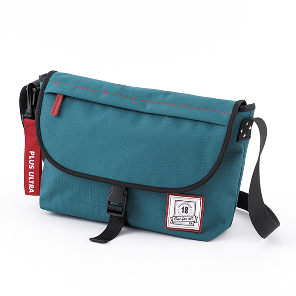 「緑谷出久モデルショルダーバッグ 」10,800円（税別）（C）堀越耕平／集英社・僕のヒーローアカデミア製作委員会