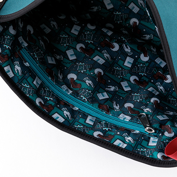 「緑谷出久モデルショルダーバッグ 」10,800円（税別）（C）堀越耕平／集英社・僕のヒーローアカデミア製作委員会