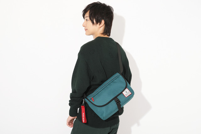 「緑谷出久モデルショルダーバッグ 」10,800円（税別）（C）堀越耕平／集英社・僕のヒーローアカデミア製作委員会