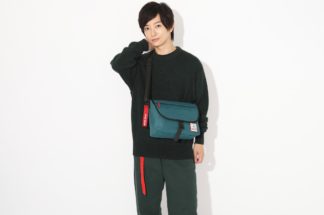 「緑谷出久モデルショルダーバッグ 」10,800円（税別）（C）堀越耕平／集英社・僕のヒーローアカデミア製作委員会