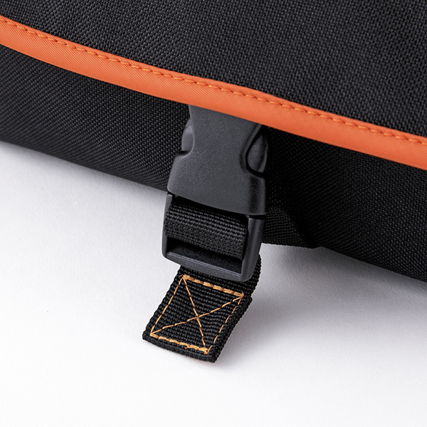 「爆豪勝己モデルショルダーバッグ 」10,800円（税別）（C）堀越耕平／集英社・僕のヒーローアカデミア製作委員会