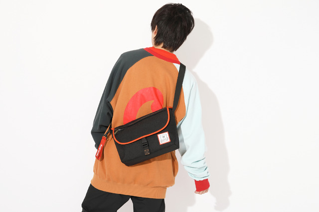 「爆豪勝己モデルショルダーバッグ 」10,800円（税別）（C）堀越耕平／集英社・僕のヒーローアカデミア製作委員会