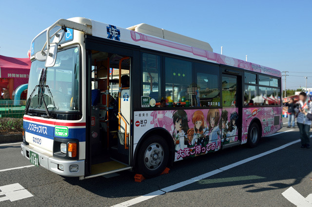 ラッピングバスも登場