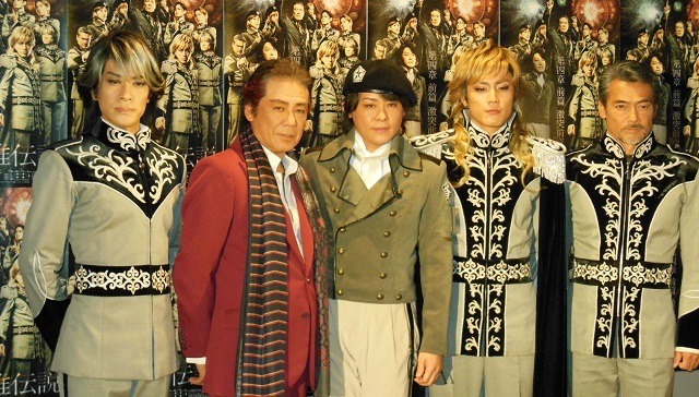 左から貴水博之、西岡徳馬、河村隆一、間宮祥太朗、渡辺裕之