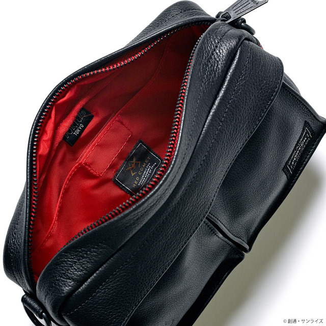 STRICT-G×PORTER レザーショルダーバッグ　赤い彗星モデル 35,200円(税込)（C）創通・サンライズ