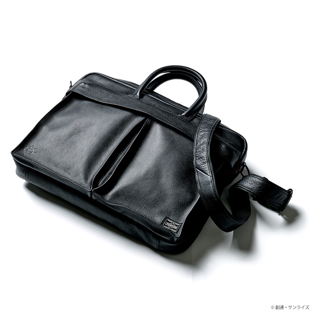 STRICT-G×PORTER 2WAYレザーブリーフケース　赤い彗星モデル 63,800円(税込)（C）創通・サンライズ