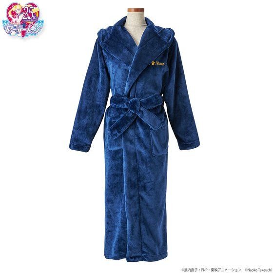 「美少女戦士セーラームーン　ルナ＆ダイアナふわもこバスローブ」10,450円（税込）（C）Naoko Takeuchi（C）武内直子・PNP・東映アニメーション