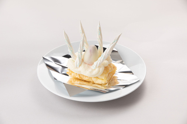 「洋梨のミルフィーユ 硬質化エレン仕立て」1,500円（税別）（C）諫山創・講談社／「進撃の巨人」製作委員会