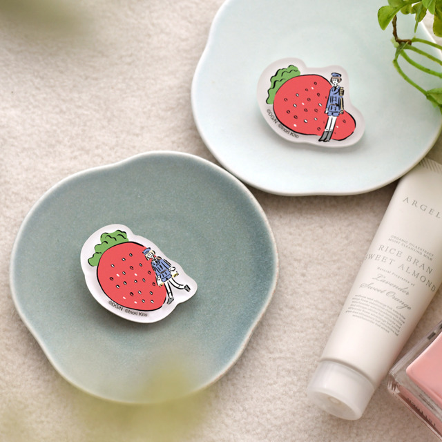 「アクリルブローチ」平野藤四郎・前田藤四郎 各850円(C) 2015-2018 DMM GAMES/Nitroplus