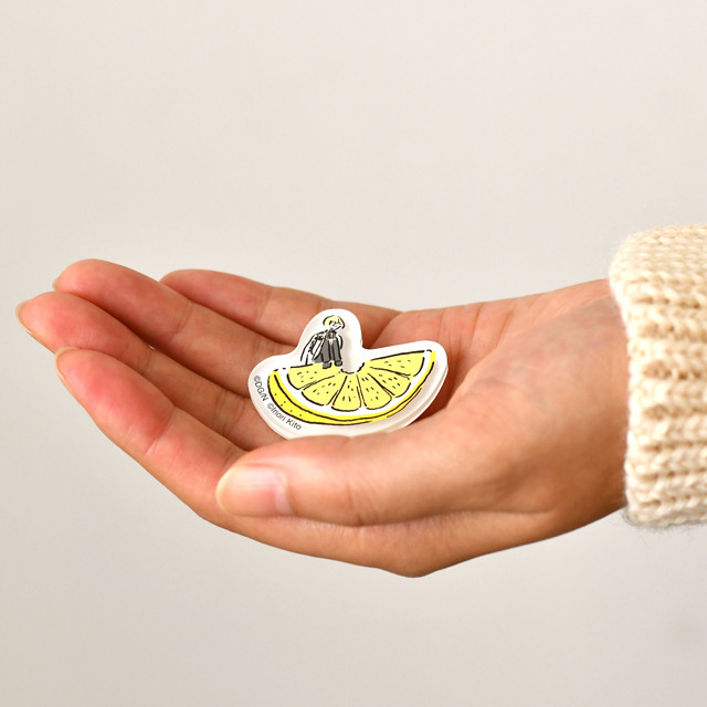 「アクリルブローチ」髭切 850円(C) 2015-2018 DMM GAMES/Nitroplus