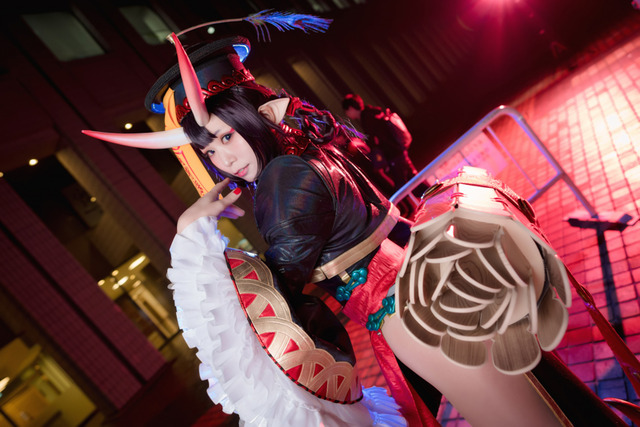 【コスプレ】人気レイヤー五木あきら、どっちのハロコスが好き？ シスター＆キョンシー姿に注目【写真39枚】