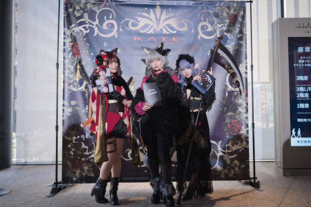 宇垣美里、銀髪人狼コスで魅了！ 人気レイヤーゆう＆シスルと語る、メイクのポイントは？【写真35枚】