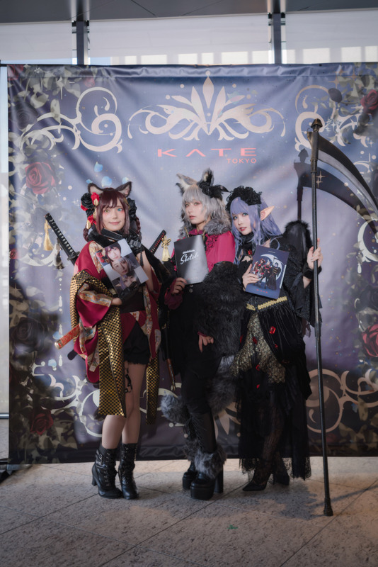 宇垣美里、銀髪人狼コスで魅了！ 人気レイヤーゆう＆シスルと語る、メイクのポイントは？【写真35枚】