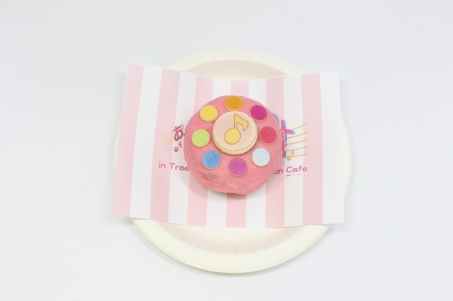 TVアニメ『おジャ魔女どれみ』魔女見習いタップドーナツ660円（C）東映アニメーション