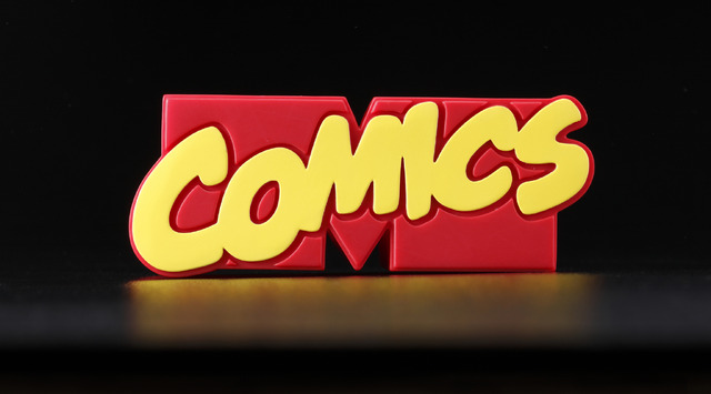 「Marvel/Marvel Comic l ロゴ T シャツ＆ロゴフィギュア」7,480 円(税込）（C） MARVEL.