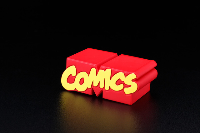 「Marvel/Marvel Comic l ロゴ T シャツ＆ロゴフィギュア」7,480 円(税込）（C） MARVEL.