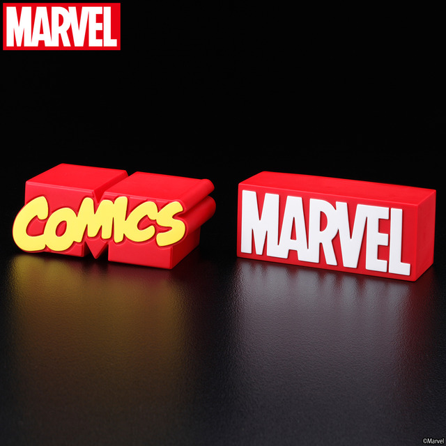 「Marvel/Marvel Comic l ロゴ T シャツ＆ロゴフィギュア」7,480 円(税込）（C） MARVEL.