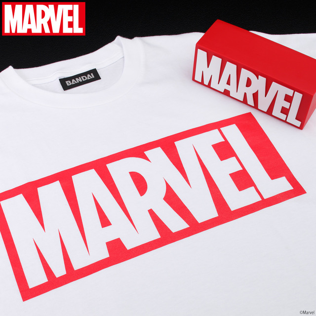 「Marvel/Marvel Comic l ロゴ T シャツ＆ロゴフィギュア」7,480 円(税込）（C） MARVEL.