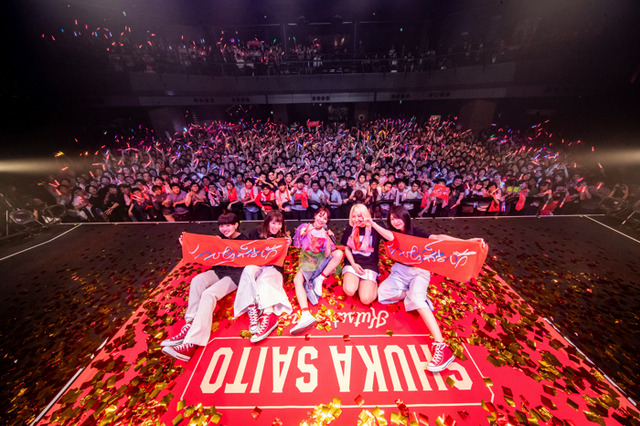 「ワンマンライブ朱演2019『くつひもの結び方』」撮影：Viola Kam（V’z Twinkle）