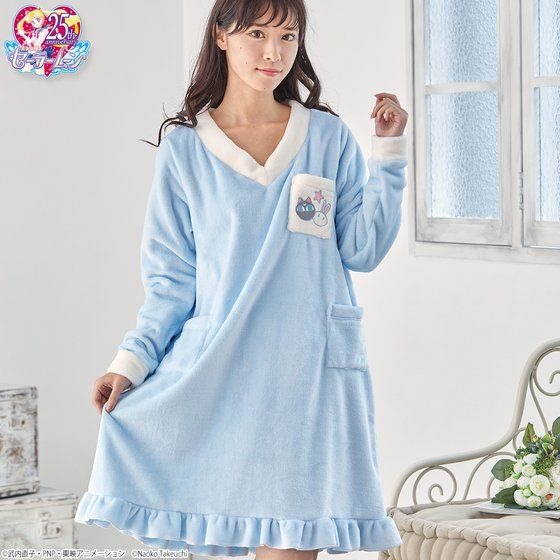 「美少女戦士セーラームーン　お布団柄ふわもこワンピース」販売価格：9,460円（税込）（C）Naoko Takeuchi（C）武内直子・PNP・東映アニメーション