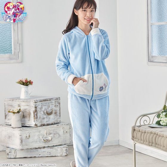 「美少女戦士セーラームーン　お布団柄ふわもこロングパンツ」販売価格：7,480円（税込）（C）Naoko Takeuchi（C）武内直子・PNP・東映アニメーション