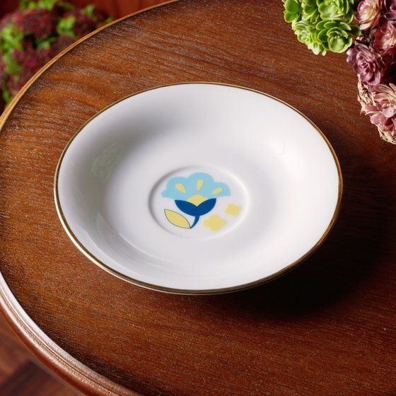 「AIKATSU！STYLE for Lady 氷上スミレちゃんのティーセット（ティーバッグ10袋付き）」4,180円（税込）（C）BNP/BANDAI, DENTSU, TV TOKYO