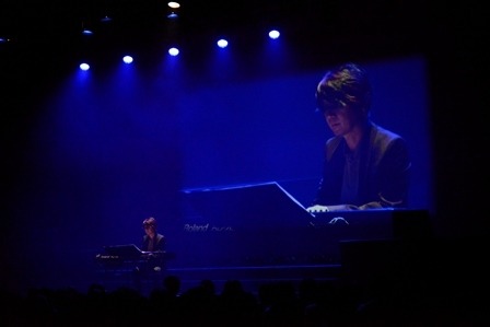 吉俣良　(C)河森正治・サテライト／ALC／GP