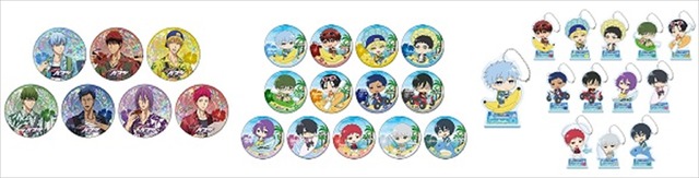 「セガコラボカフェ 黒子のバスケ」左から ホログラムカンバッジ／デフォルメ缶バッジ／スタンド付きデフォルメアクリルキーホルダー ～アクティビティver.～（C）藤巻忠俊／集英社・黒子のバスケ製作委員会（C）SEGA