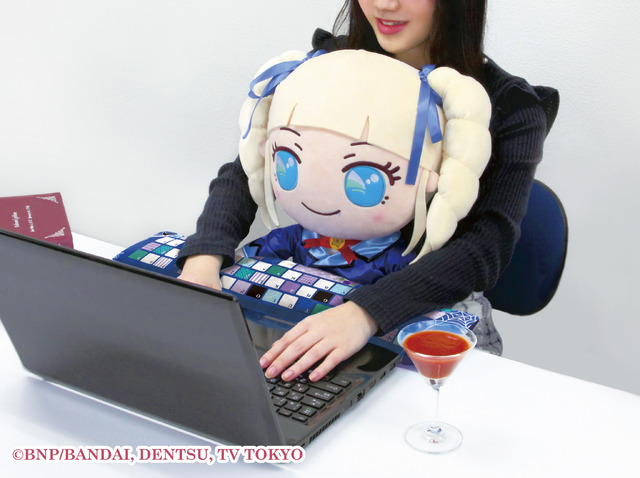 「PCクッション アイカツ！ユリカちゃん」6,380円（税込／送料・手数料別途）（C）BNP/BANDAI, DENTSU, TV TOKYO