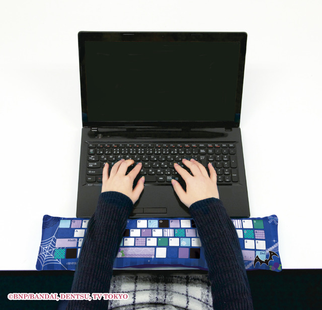 「PCクッション アイカツ！ユリカちゃん」6,380円（税込／送料・手数料別途）（C）BNP/BANDAI, DENTSU, TV TOKYO