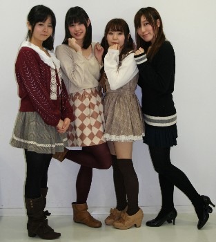 左から、中隈志保さん、森千早都さん、野村真悠華さん、松嵜麗さん