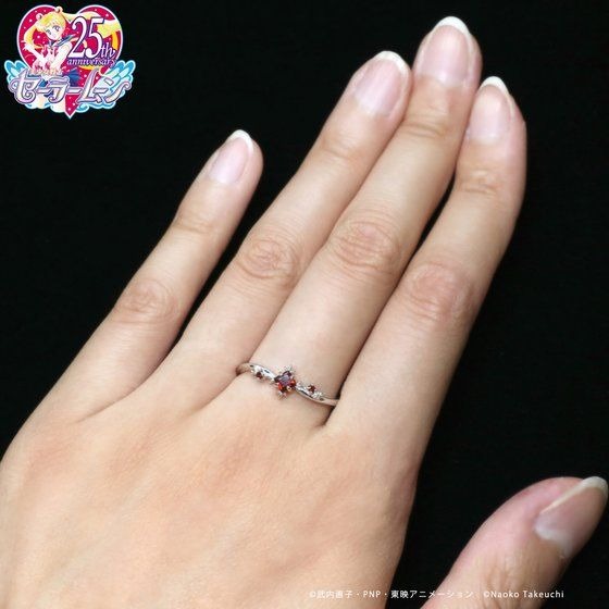 [MATERIAL CROWNコラボ]美少女戦士セーラームーン ダーク・キングダム四天王イメージ リングK18　59,400円（税込）（C）Naoko Takeuchi（C）武内直子・PNP・東映アニメーション