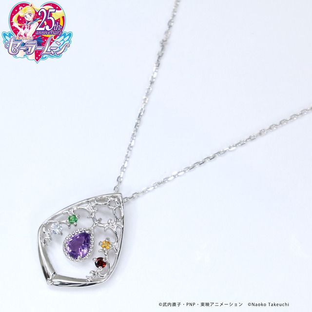 [MATERIAL CROWNコラボ]美少女戦士セーラームーン ダーク・キングダム イメージネックレスK18　66,000円（税込）（C）Naoko Takeuchi（C）武内直子・PNP・東映アニメーション