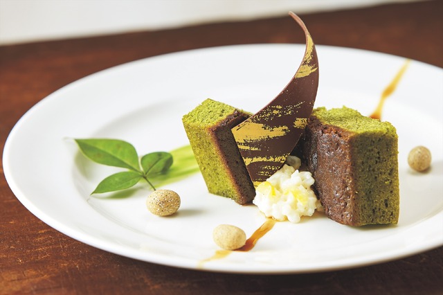 『ルパン三世リストランテ・アモーレ』抹茶のパウンドケーキとお米のデザート（C）モンキー・パンチ／ＴＭＳ・ＮＴＶ TM & （C） Universal Studios. All rights reserved.