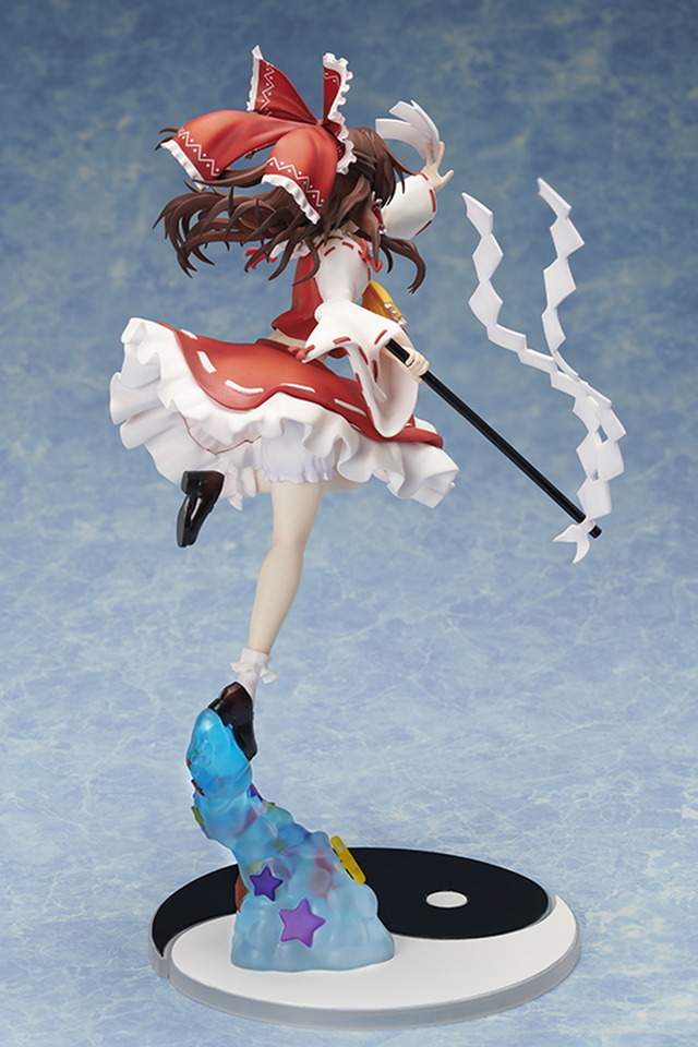 「東方Project 博麗霊夢 1/7スケールフィギュア」15,000円（税込）（C）上海アリス幻樂団