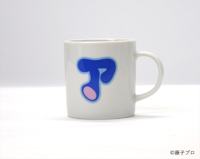 「ドラえもん未来デパート」ドラえもん ドラ文字マグカップ ア　価格：1,200円（税別）（C）藤子プロ