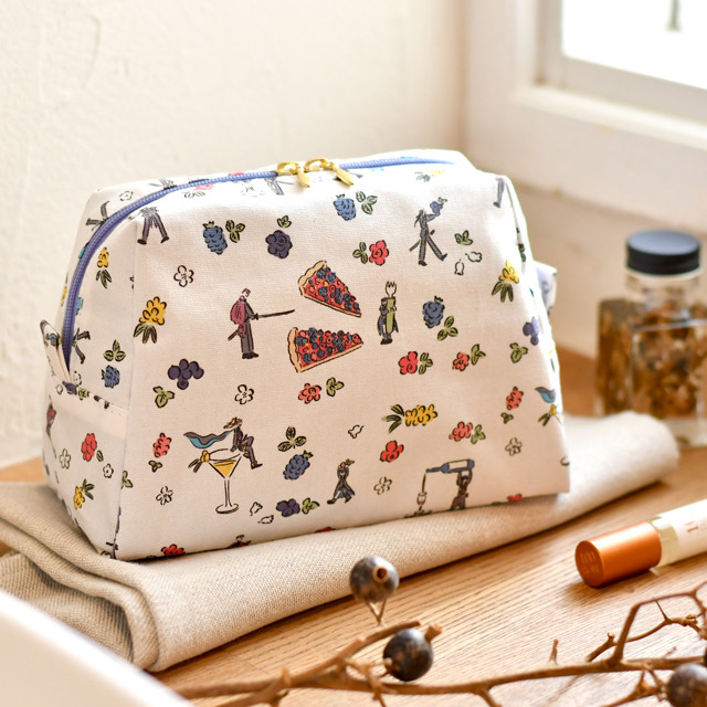 「トラペーズポーチ」2,500円（税抜）(C) 2015-2018 DMM GAMES/Nitroplus