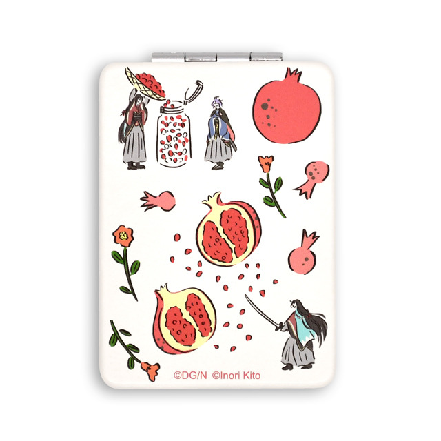 「コンパクトミラー」和泉守兼定・歌仙兼定とザクロ　1,500円（税抜）(C) 2015-2018 DMM GAMES/Nitroplus