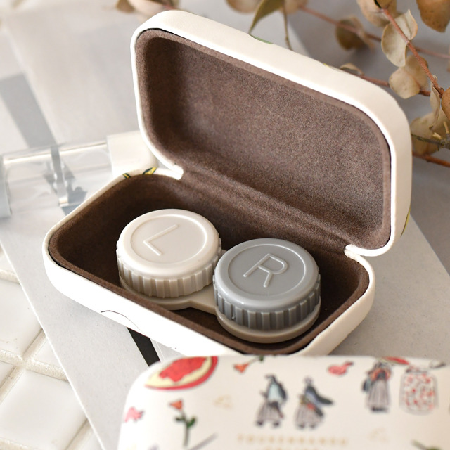 「小物ケース（ミニマルチケース）」陸奥守吉行とミカン、長船派とミックスベリー、和泉守兼定・歌仙兼定とザクロ 各1,600円（税抜）(C) 2015-2018 DMM GAMES/Nitroplus