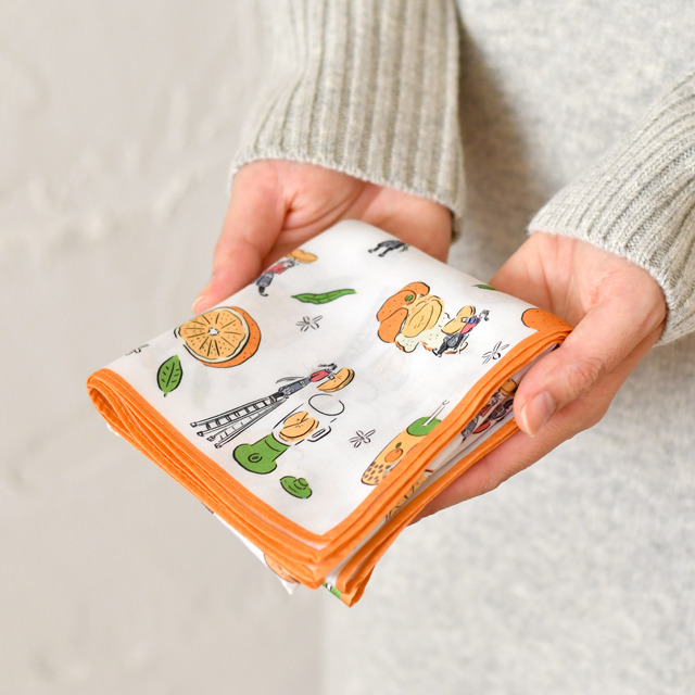 「バンダナ」陸奥守吉行とミカン　1,800円（税抜）(C) 2015-2018 DMM GAMES/Nitroplus