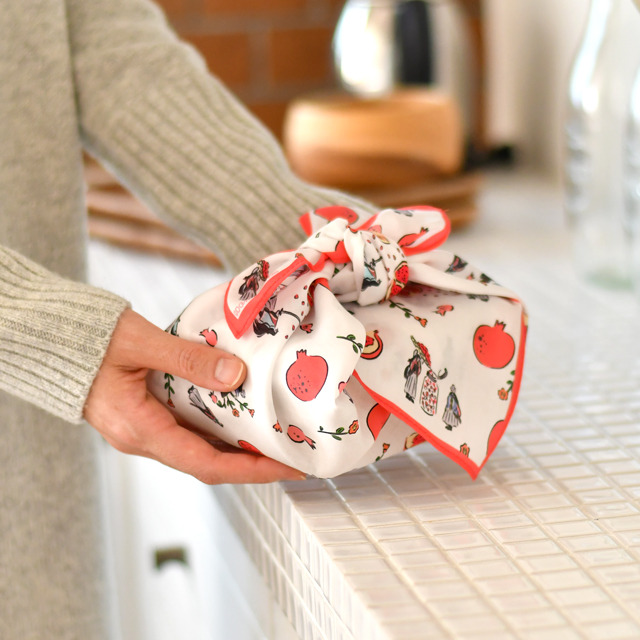 「バンダナ」陸奥守吉行とミカン　1,800円（税抜）(C) 2015-2018 DMM GAMES/Nitroplus