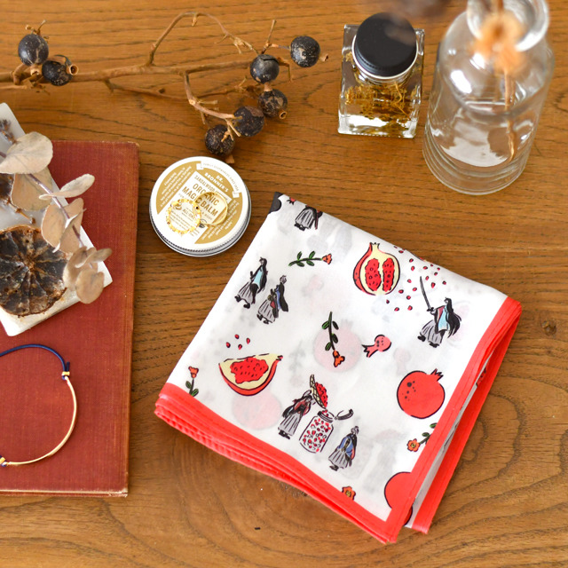 「バンダナ」和泉守兼定・歌仙兼定とザクロ 1,800円（税抜）(C) 2015-2018 DMM GAMES/Nitroplus