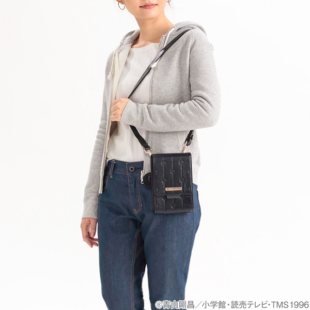 「名探偵コナン本革ショルダーウォレット（赤井秀一モデル）」19,800円（税・送料別）（C）青山剛昌／小学館・読売テレビ・TMS 1996