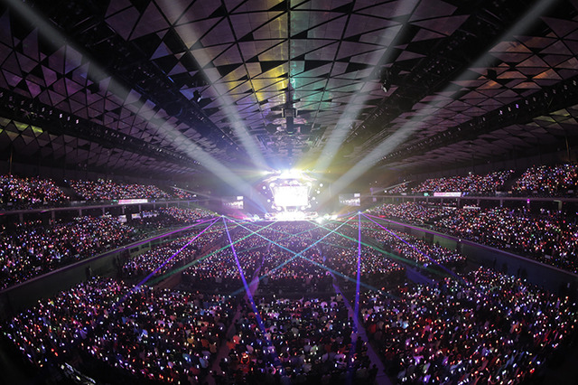 「虹ヶ咲学園スクールアイドル同好会 First Live “with You”」（C）プロジェクトラブライブ！虹ヶ咲学園スクールアイドル同好会