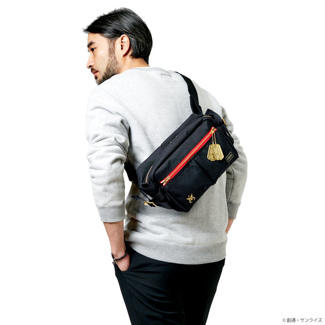 STRICT-G×PORTER ウエストバッグ　シャアモデル　30,800円(税込)（C）創通・サンライズ