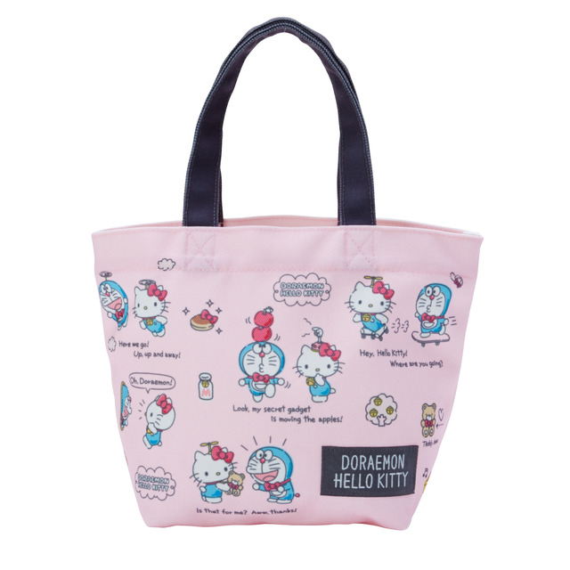 「DORAEMON HELLO KITTY」帆布手提げバッグ｜2,200円（C）Fujiko-Pro （C）’76, ’19 SANRIO . 著作（株）サンリオ